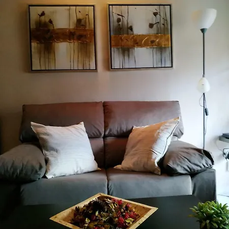 Cozy Near The Center 1-4 Pp
