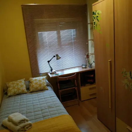 Cozy Near The Center 1-4 Pp Apartamento *