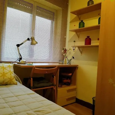 Cozy Near The Center 1-4 Pp